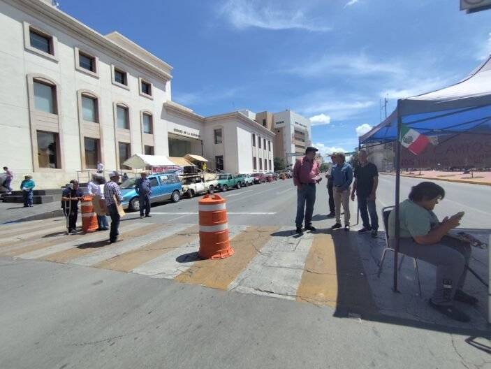 Manifestaciones complican el tráfico en el primer cuadro de la ciudad