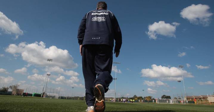 ¿Bielsa cambió la mentalidad del fútbol chileno? Históricos de Colo Colo, la U y la UC debaten sobre la influencia del DT