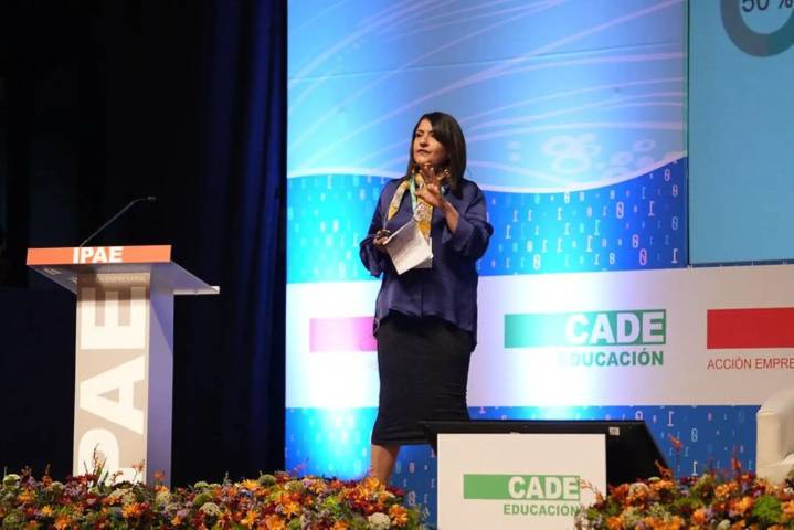 Instan a formar estudiantes resilientes y emocionalmente fuertes en un mundo digital