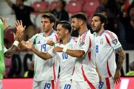 En duelo de volteretas, Italia sufre para vencer a Israel