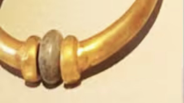 Indignación: robaron un brazalete de oro de 3000 años de antigüedad y lo fundieron