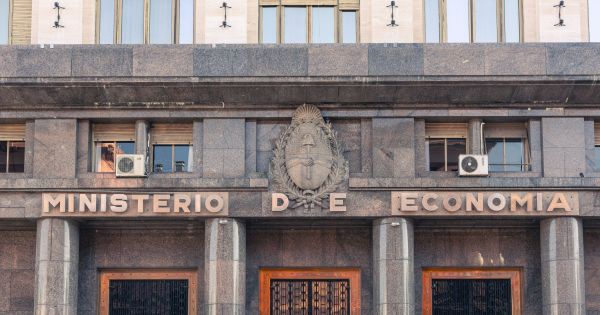 La polémica mano del Tesoro en el dólar: todas las opiniones a favor y en contra