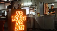 El Pastor del Rica, la taquería del hermano del Canelo en Guadalajara, ¿cuánto cuesta comer ahí?