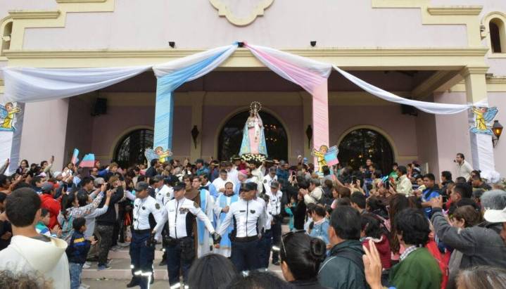 ✨ Tartagal se entrega a la Virgen de la Peña: fe, multitud y fiesta con el Chaqueño Palavecino
