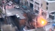 VIDEO: Momento en el que se abre un enorme socavón ante un hospital en Bangkok