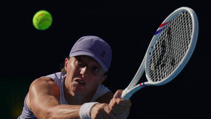 World No.2 Swiatek makes surprise announcement