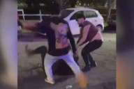 Tremenda pelea mano a mano entre jóvenes y patovicas a la salida de un boliche