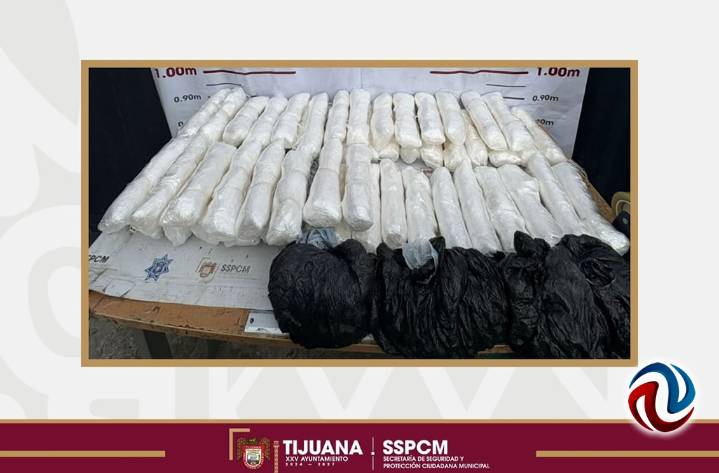 Descubren caso de "mula ciega"; ocultan droga en cajuela de auto