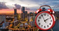 Cambio de hora en Florida 2025: conozca la fecha y la hora exacta para atrasar el reloj