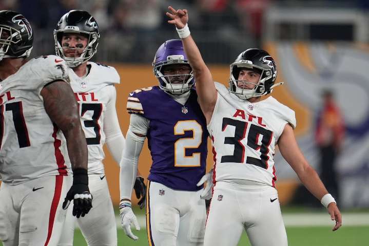 Kicker Patriots waived has flawless debut with Falcons