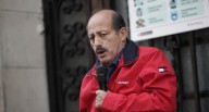 Congresista Héctor Valer agrede y escupe a periodista de Puno | VIDEO 