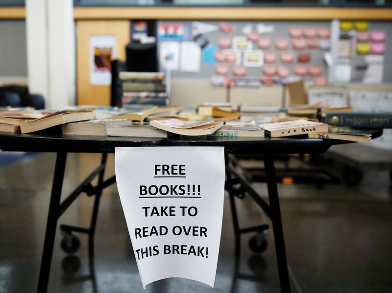 US twelfth-graders had lowest reading performance in three decades, report shows