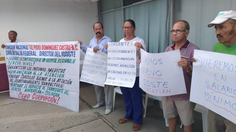 Exigen derechohabientes del ISSSTE un hospital de tercer nivel y abasto de medicamento en Mazatlán