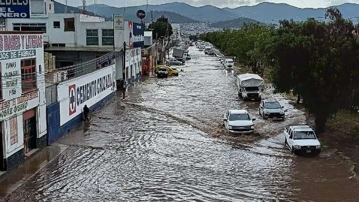 Inundaciones tras lluvia en Pachuca: zonas afectadas