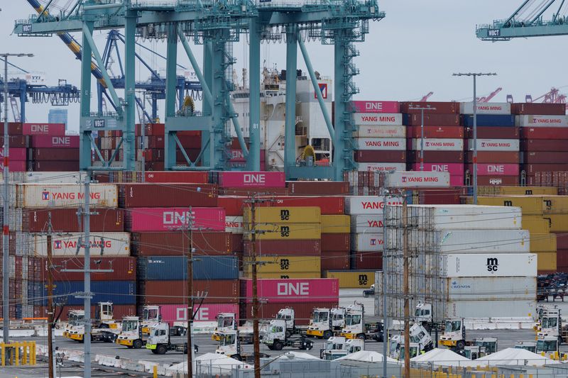 US current account narrows sharply in second quarter