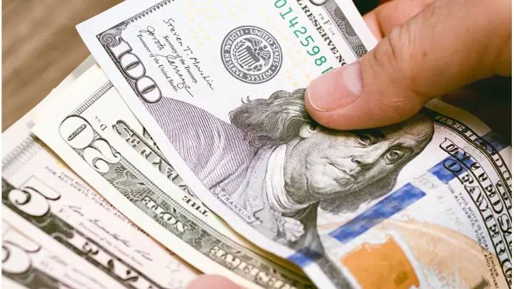 El oficial roza los $1.400 y marca un nuevo techo: cómo se movió el dólar blue en Santa Fe