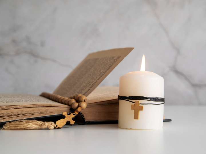 La oración que podés rezar cada inicio de mes y la Iglesia Católica recomienda hacer este 1 de octubre