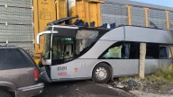 Tren embiste autobús en carretera Atlacomulco-Maravatío; hay 9 muertos y 41 heridos