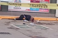Asesinan a un hombre frente al OXXO del fraccionamiento Esmeralda, en San Pablo Etla, #Oaxaca; investigan homicidio calificado