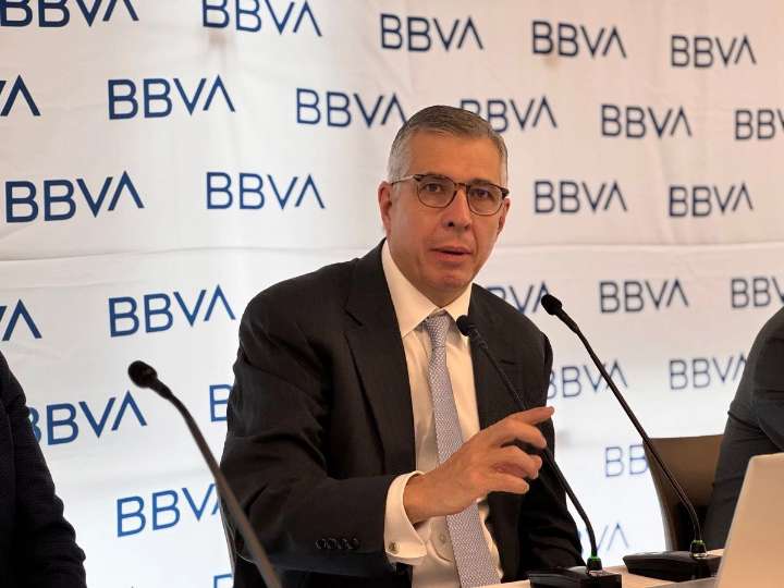 BBVA mejora pronóstico de crecimiento; la economía mexicana avanzará 0.7%