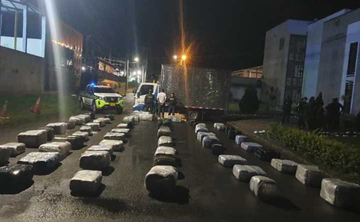 Decomisan media tonelada de marihuana en Chinauta: un capturado