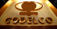 "Fortalece la posición de Chile": Codelco celebra fusión entre dos gigantes de la minería global