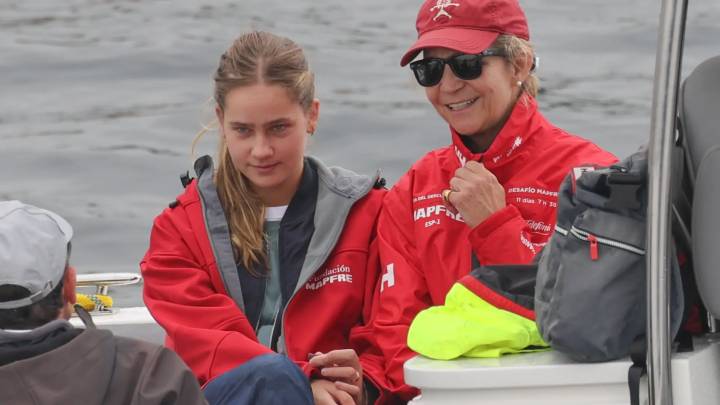 Juan Carlos I invita a su familia y amigos en Sanxenxo a percebes, sardinas y jamón
