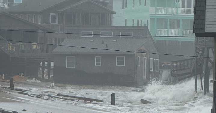 As hurricanes pass offshore, more Buxton homes collapse into the sea :: WRAL.com