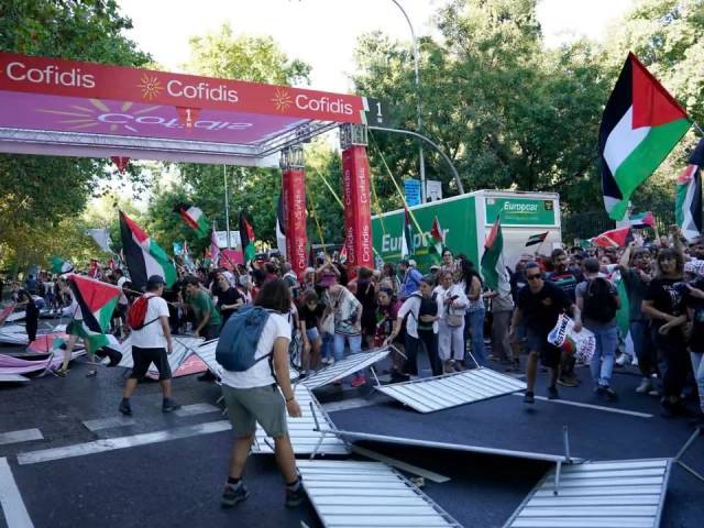 Vuelta final stage abandoned due to pro