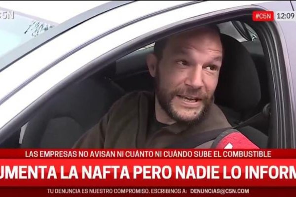 Es ingeniero y docente y se ve obligado a trabajar en Uber para llegar a fin de mes