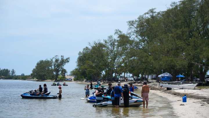 Authorites raise concern about Palma Sola Causeway businesses