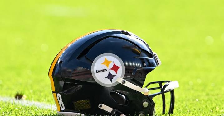 Steelers sign new tight end, elevate DE to active roster