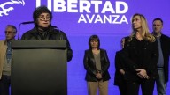 Milei convocó para este martes a la nueva mesa política y anunció que también llamará a los gobernadores
