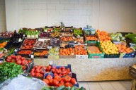 Can people contract Chagas disease by eating unwashed fruit?