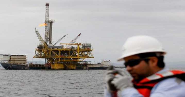 Ejecutivo firmó modificación de contrato del proyecto de explotación de petróleo en mar de La Libertad
