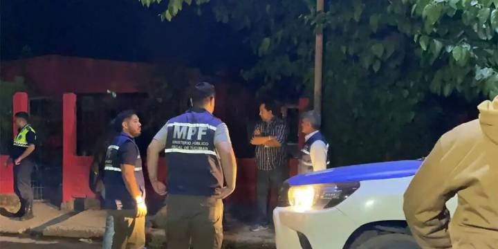 Una pareja discutía, se prendió fuego su casa y ambos están internados en grave estado: investigan las causas del incendio