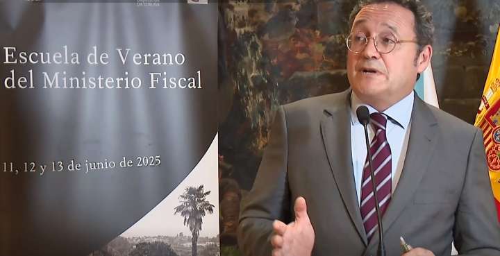 El fiscal general se declara víctima de una campaña orquestada