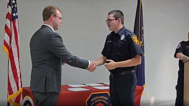 First responders receive first-ever Stork Award after helping deliver baby in Floyds Knobs