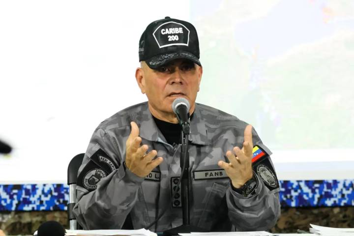 Padrino López niega militarización de la sociedad venezolana: «Lo que queremos es conciencia patria»