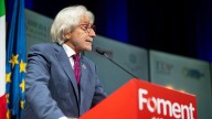 Foment tacha de “tomadura de pelo” la oferta del BBVA sobre el Sabadell