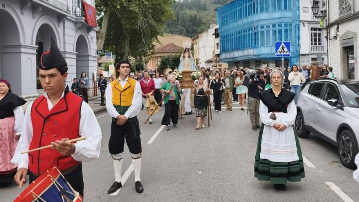 Pola de Allande celebra a la Virgen del Avellano: así fue su día grande