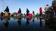 SJM llama a una "regularización acotada" de migrantes y a resolver en tema con "humanidad"
