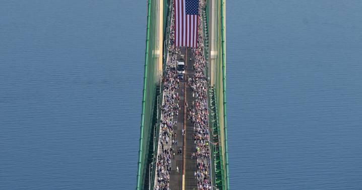 More than 33,000 take part in annual Mackinac Bridge Walk