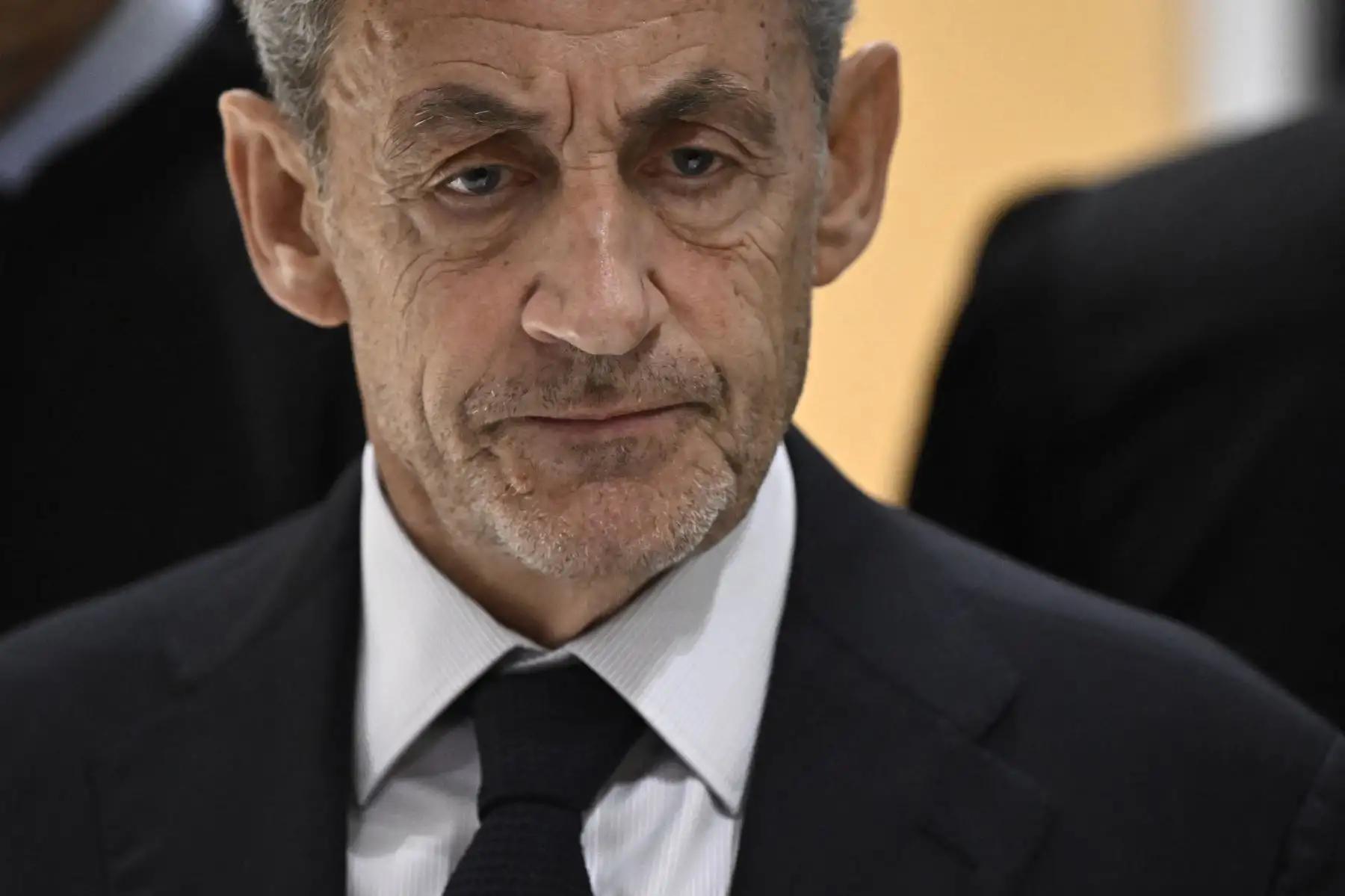 Sarkozy condenado a 5 años por conspiración criminal en financiamiento de su campaña