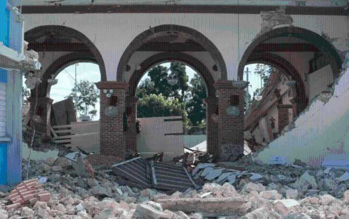 Inician reconstrucción de estructura religiosa tras terremotos