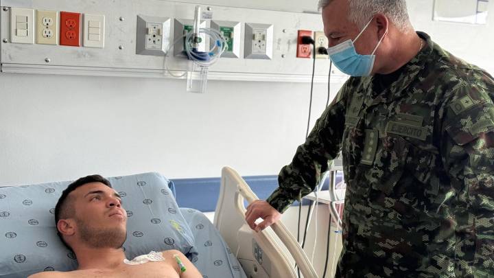 Comandante del Ejército visitó a los uniformados quemados en un ataque en Villagarzón, Putumayo