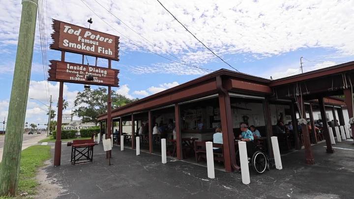 Smokin' for generations: A St. Pete landmark