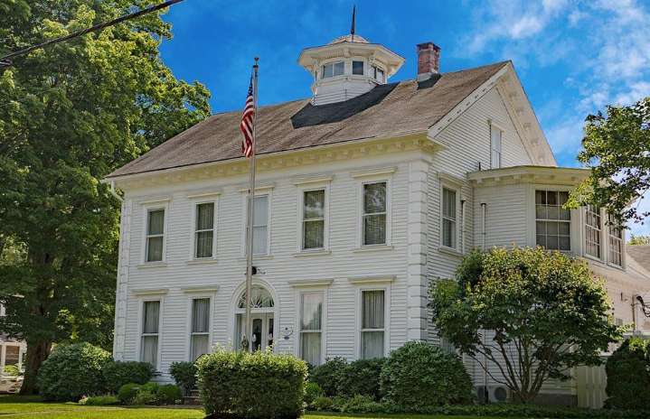 A CT Inn has a special Gilmore Girls package for guests