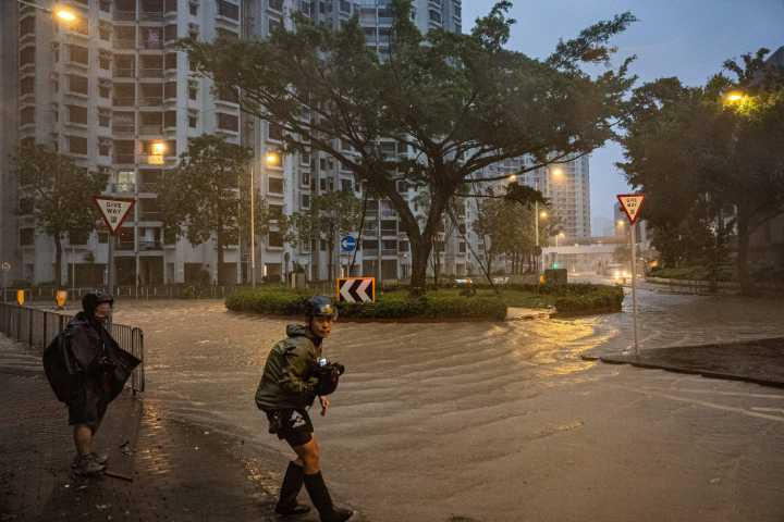 Typhoon Ragasa Hits Hong Kong, Kills 17 in Taiwan, Philippines