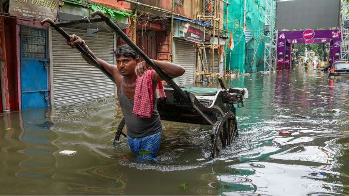 Rains hit Kolkata ahead of Durga Puja, 10 dead